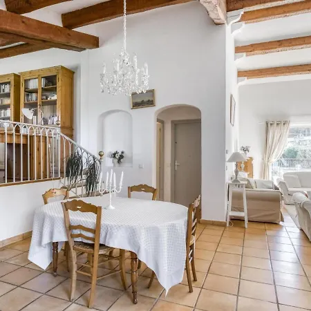 Villa Beautiful House With Lovely Pool In *
